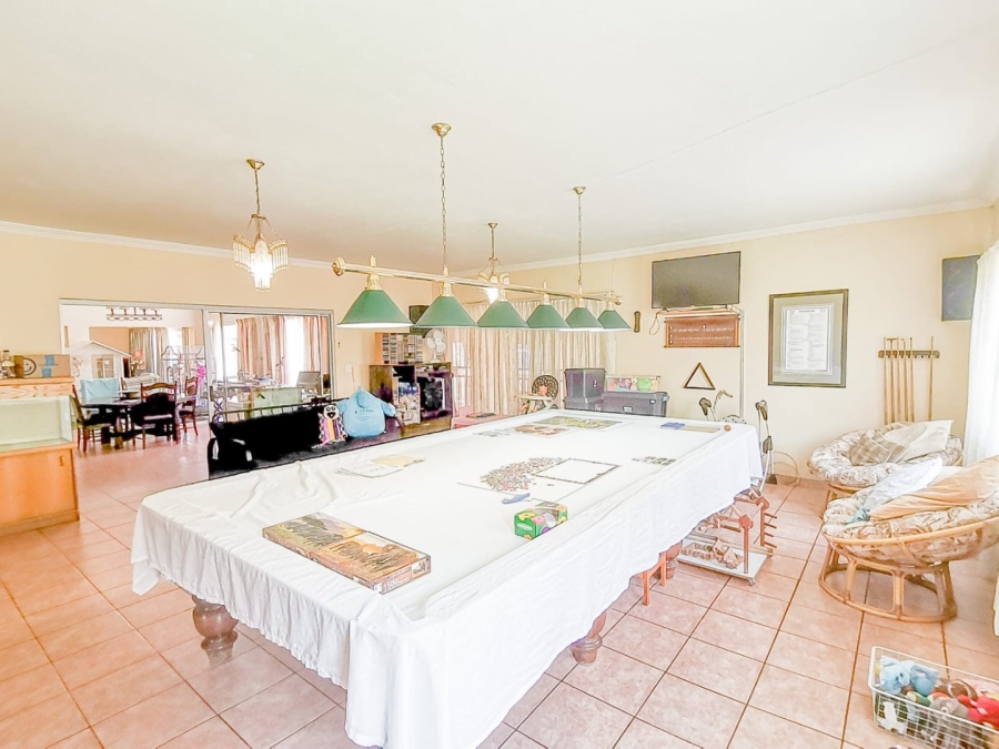 7 Bedroom Property for Sale in Parklands Western Cape